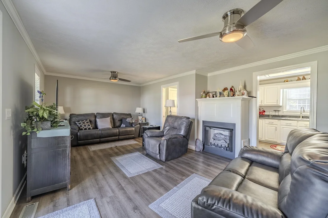 Photo of 122 CANBY CIR
