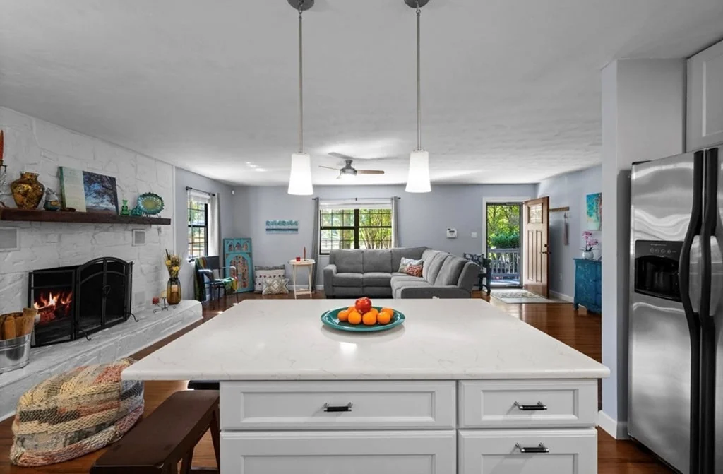 Photo of 3719 Thayer Lane