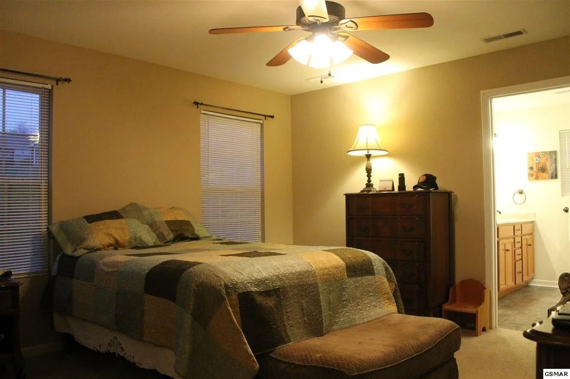 Photo of Unit SDRIVERGATE at 1660 RIVERGATE Drive