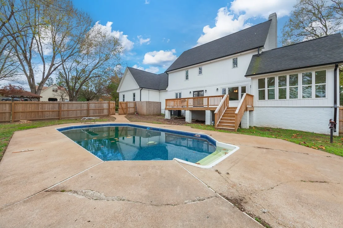 Photo of 250 Bascom Rd
