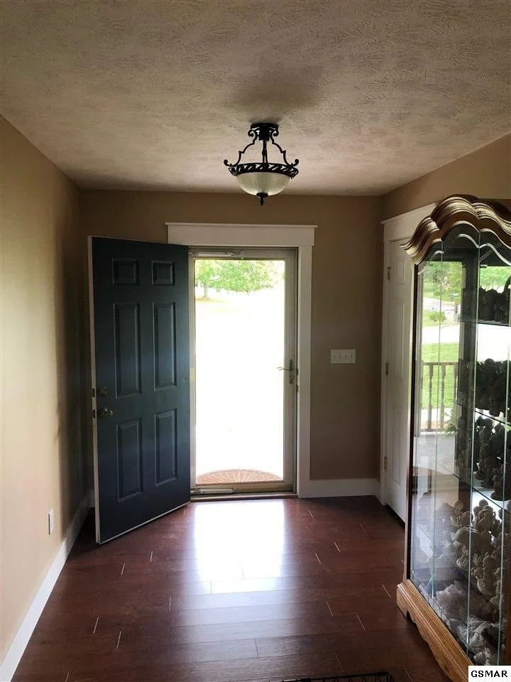 Photo of 906 Brenna