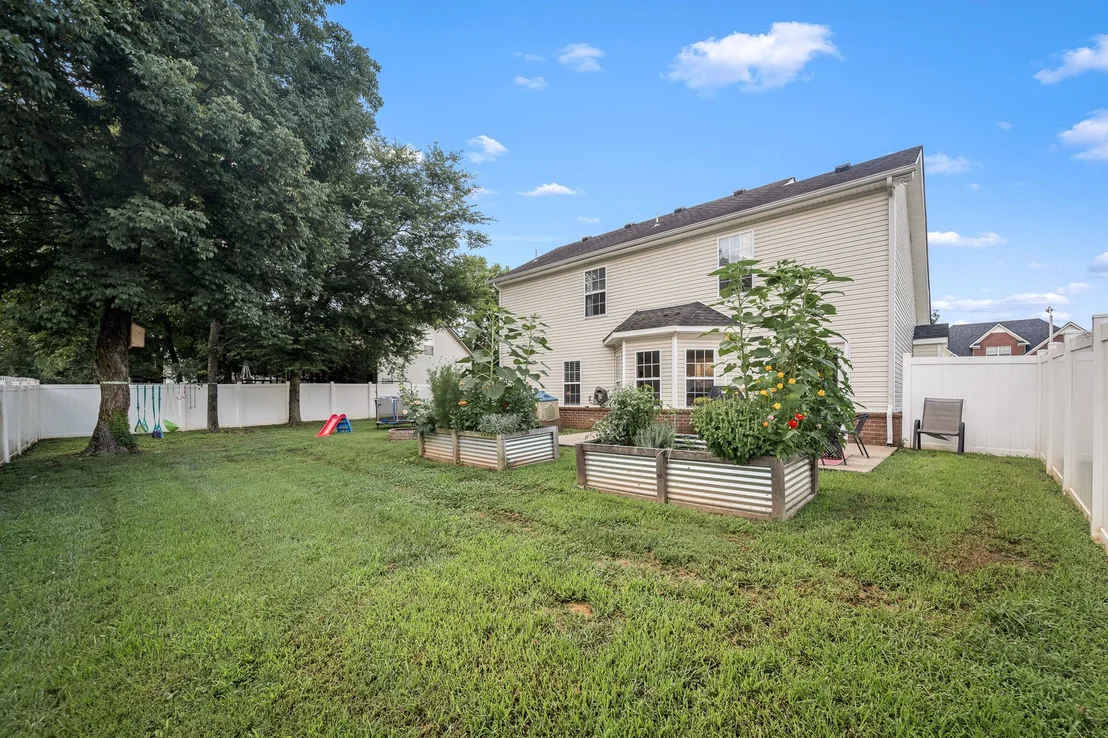 Photo of 3434 Leslie Ln