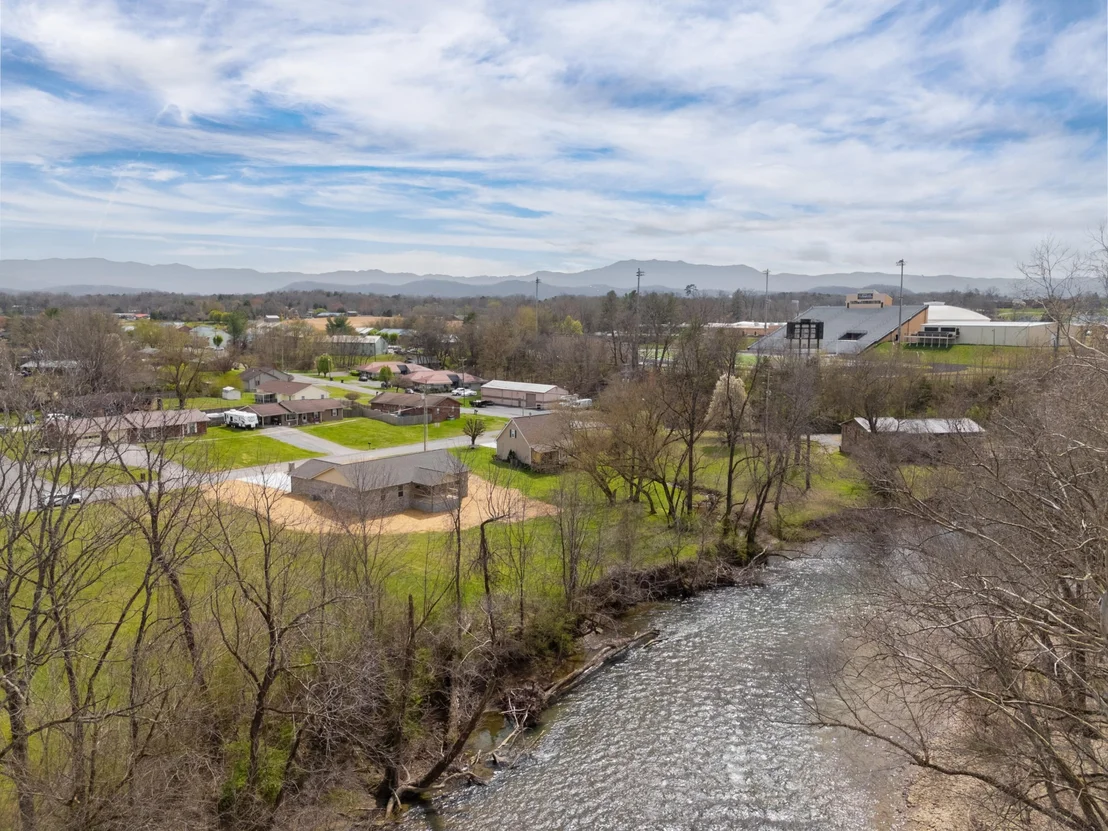 Photo of 208 Rivers Edge Lane