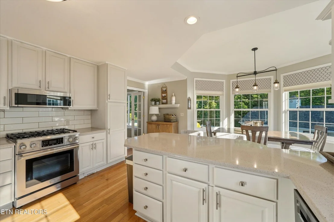 Photo of 619 Emerald Ave
