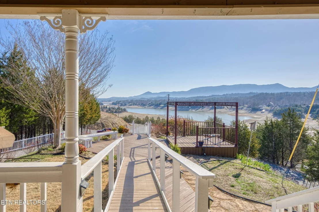 Photo of 1110 Bayfront Drive