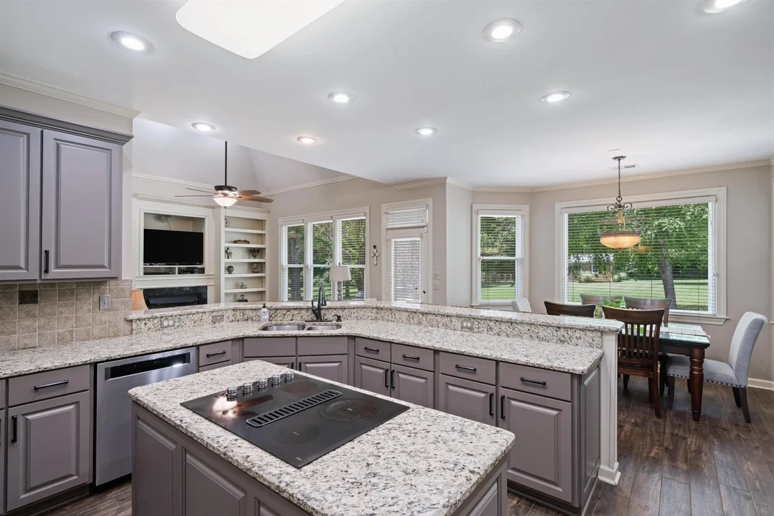 Photo of 685 COLD CREEK DR
