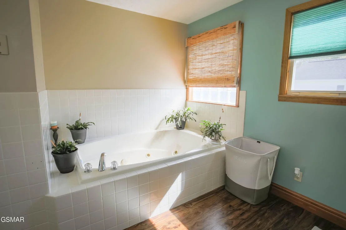 Photo of 3450 Valley View Road