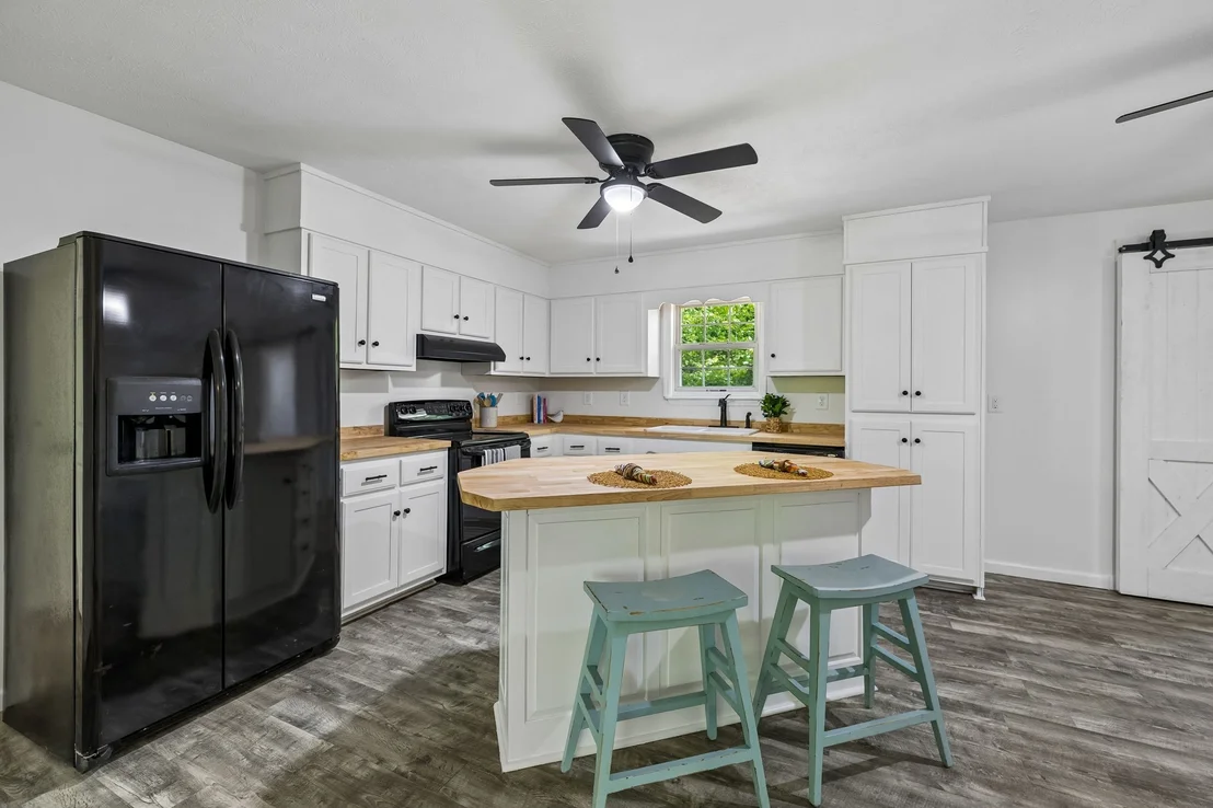 Photo of 619 Longbranch Rd