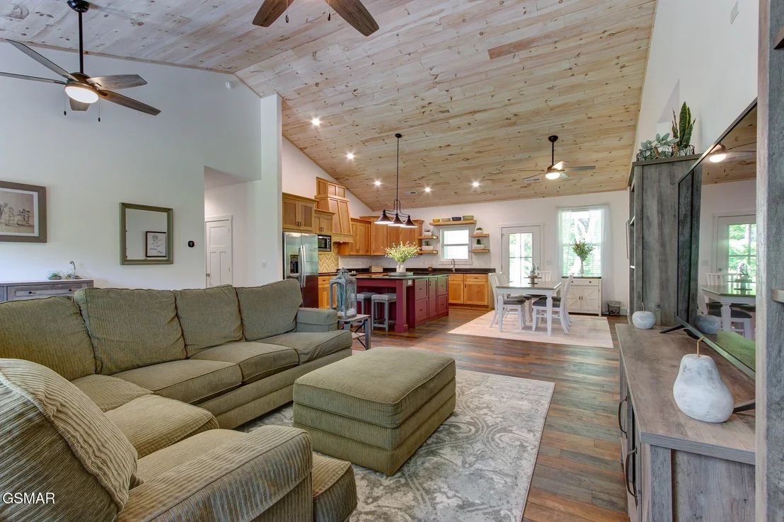 Photo of 3882 Thomas Cross Road