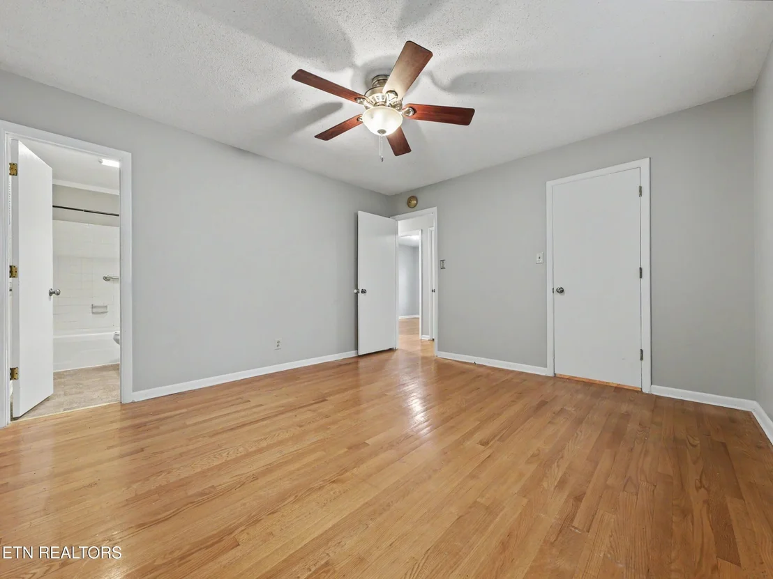 Photo of 7624 Berkshire Blvd
