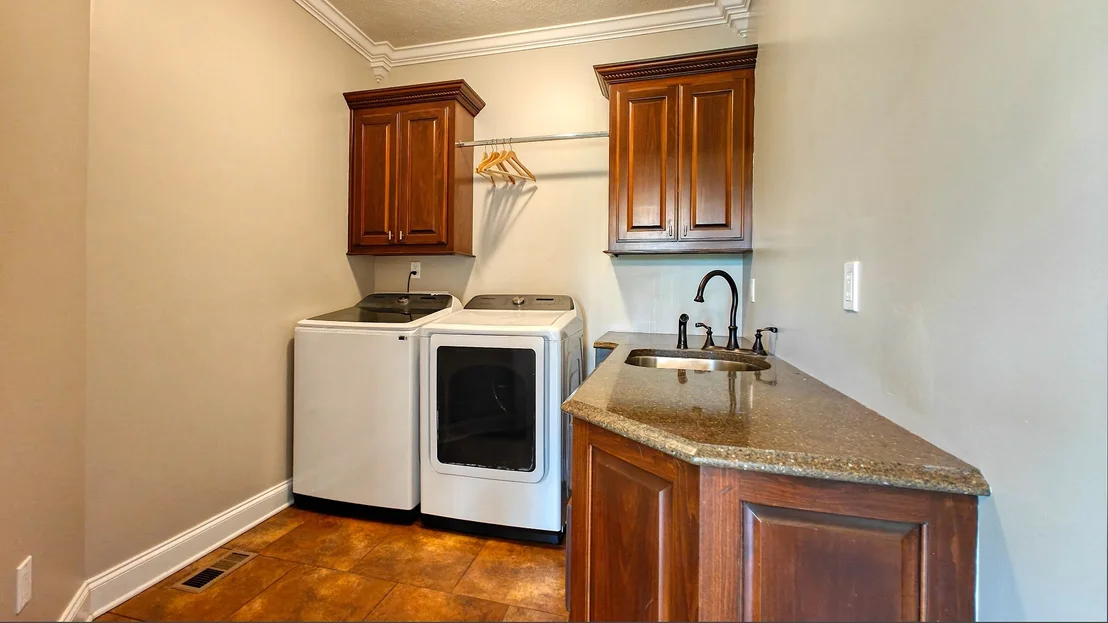 Photo of 75 Crum Rd