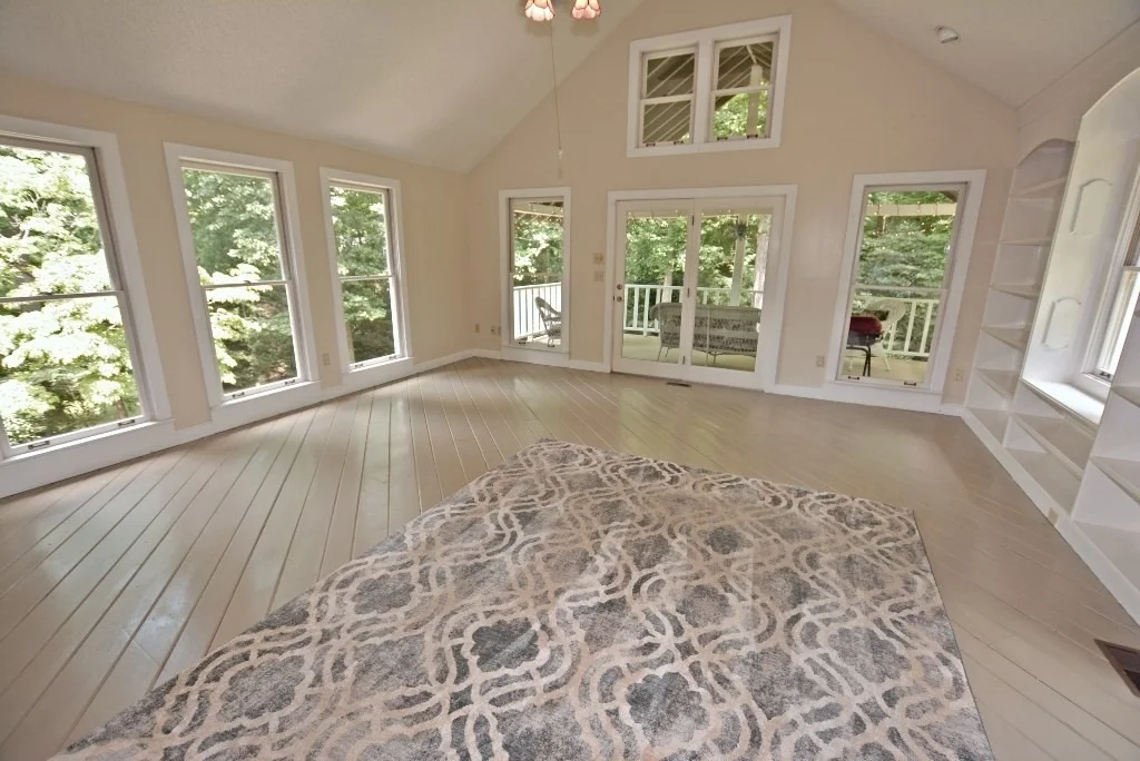 Photo of 1701 White Oak Drive
