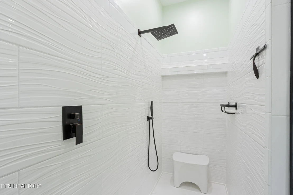 Photo of 1005 Enchanted Drive