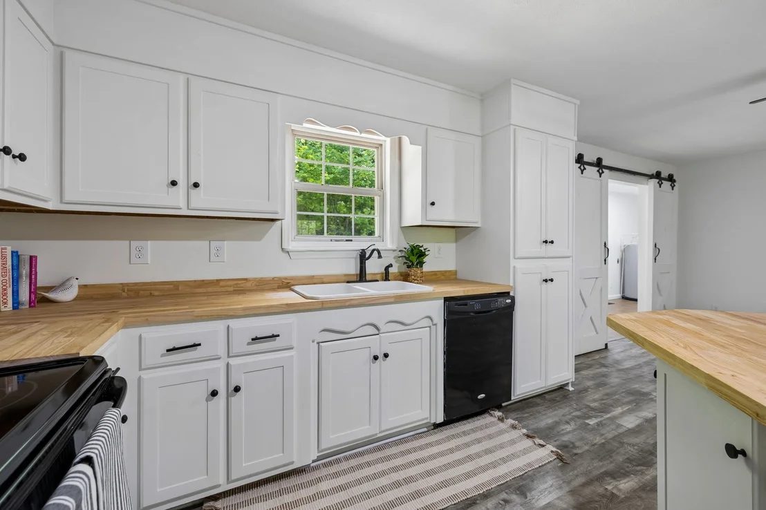 Photo of 619 Longbranch Rd
