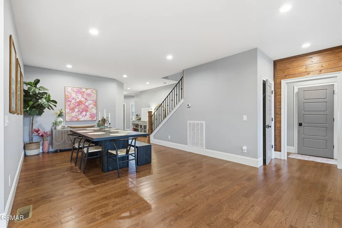 Photo of 701 Waters Edge