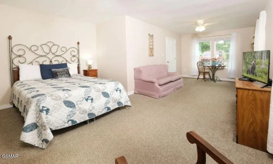 Photo of 2242 Green Acres Circle