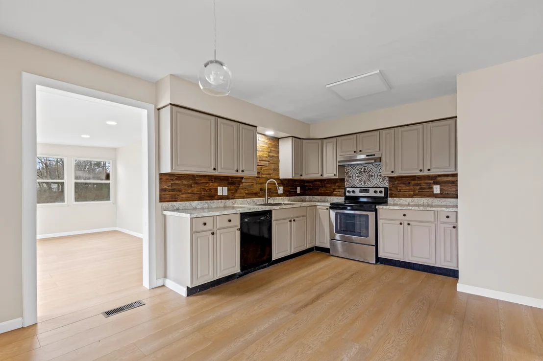 Photo of 1114 Mcbrien Rd