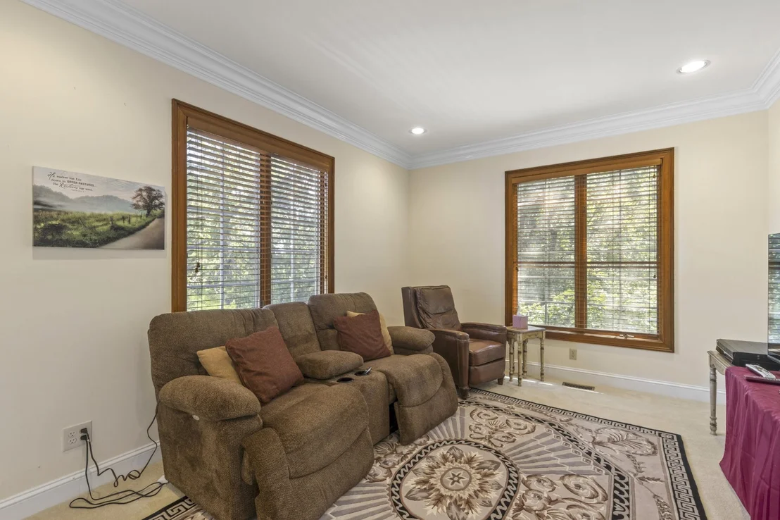 Photo of 815 Battlefield Park Drive