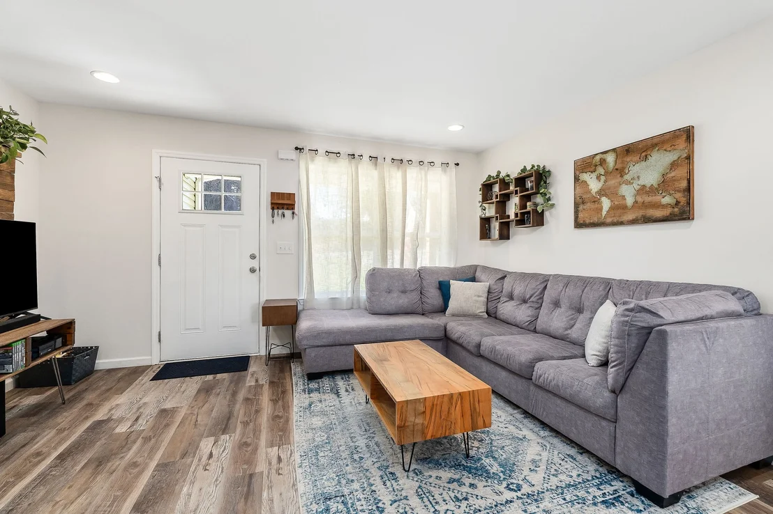 Photo of 166 Pine Ave