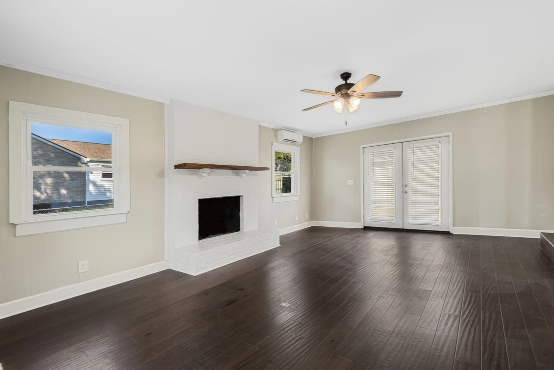Photo of 2706 Driftwood Dr