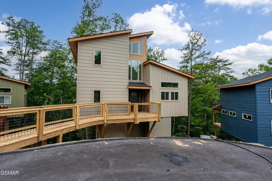 Photo of Unit 5 at 2385 Forge Hideaway Loop