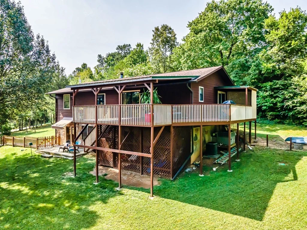 Photo of 1530 Madron