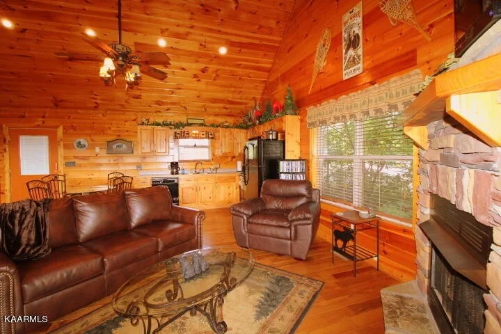 Photo of 4176 Chamberlain Lane