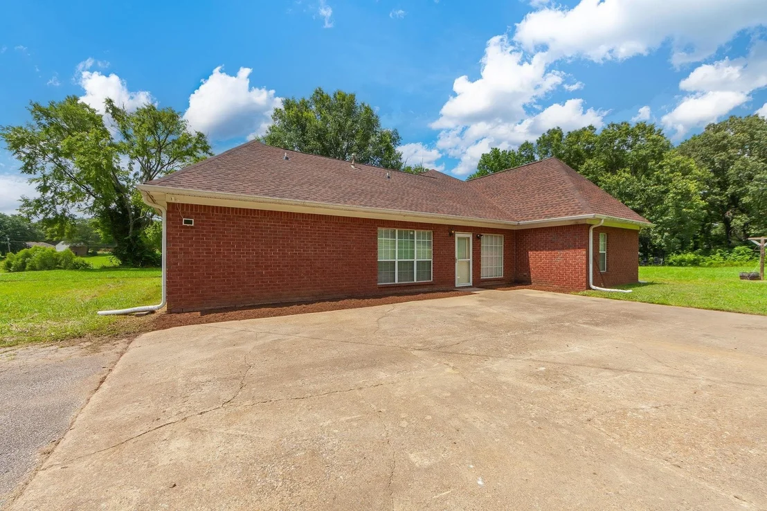 Photo of 135 DAVIS RD
