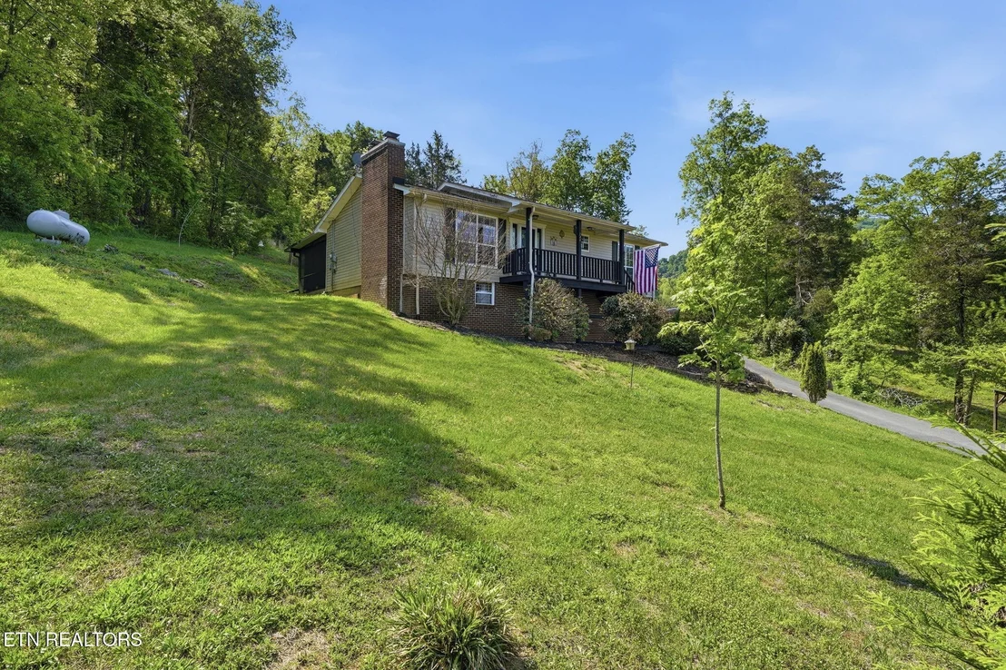 Photo of 124 Walnut Drive