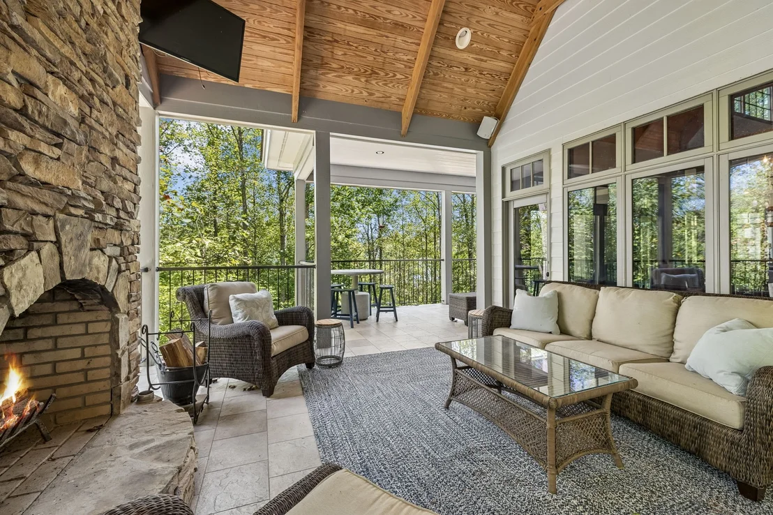 Photo of 2304 Backbone Rd