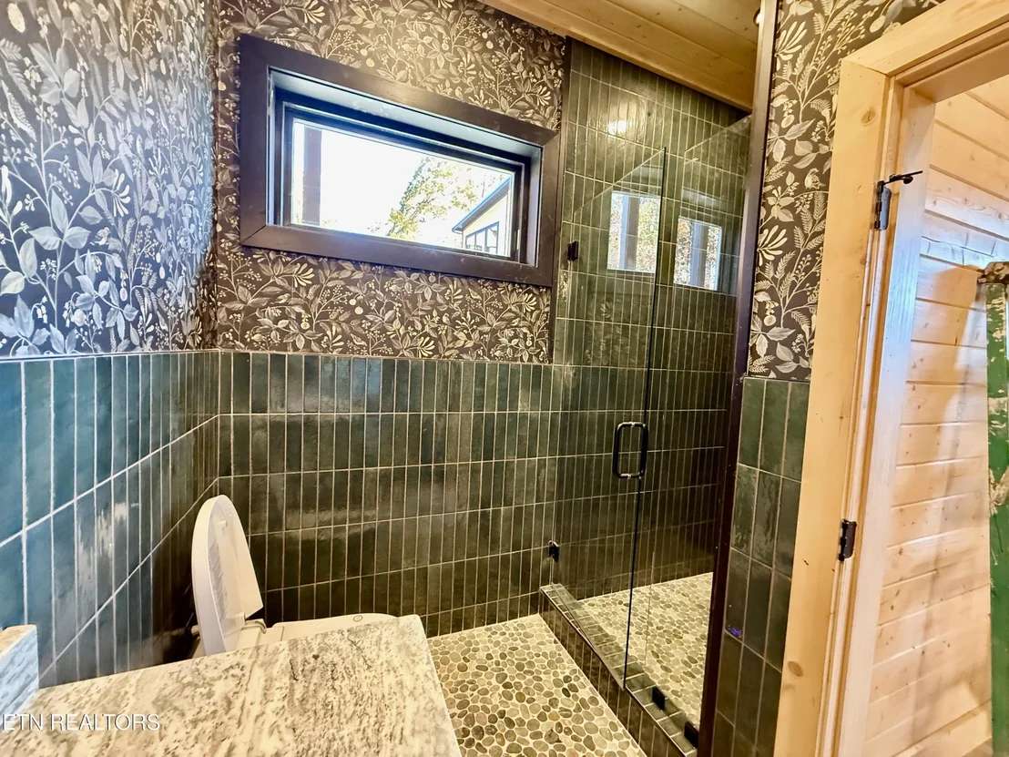 Photo of 1546 Bear Valley Rd