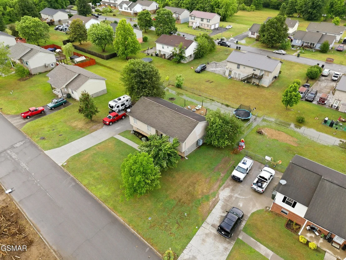 Photo of 223 River Valley Circle