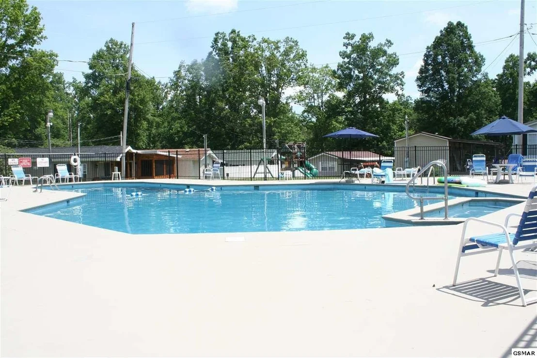 Photo of 5355 Parkway East