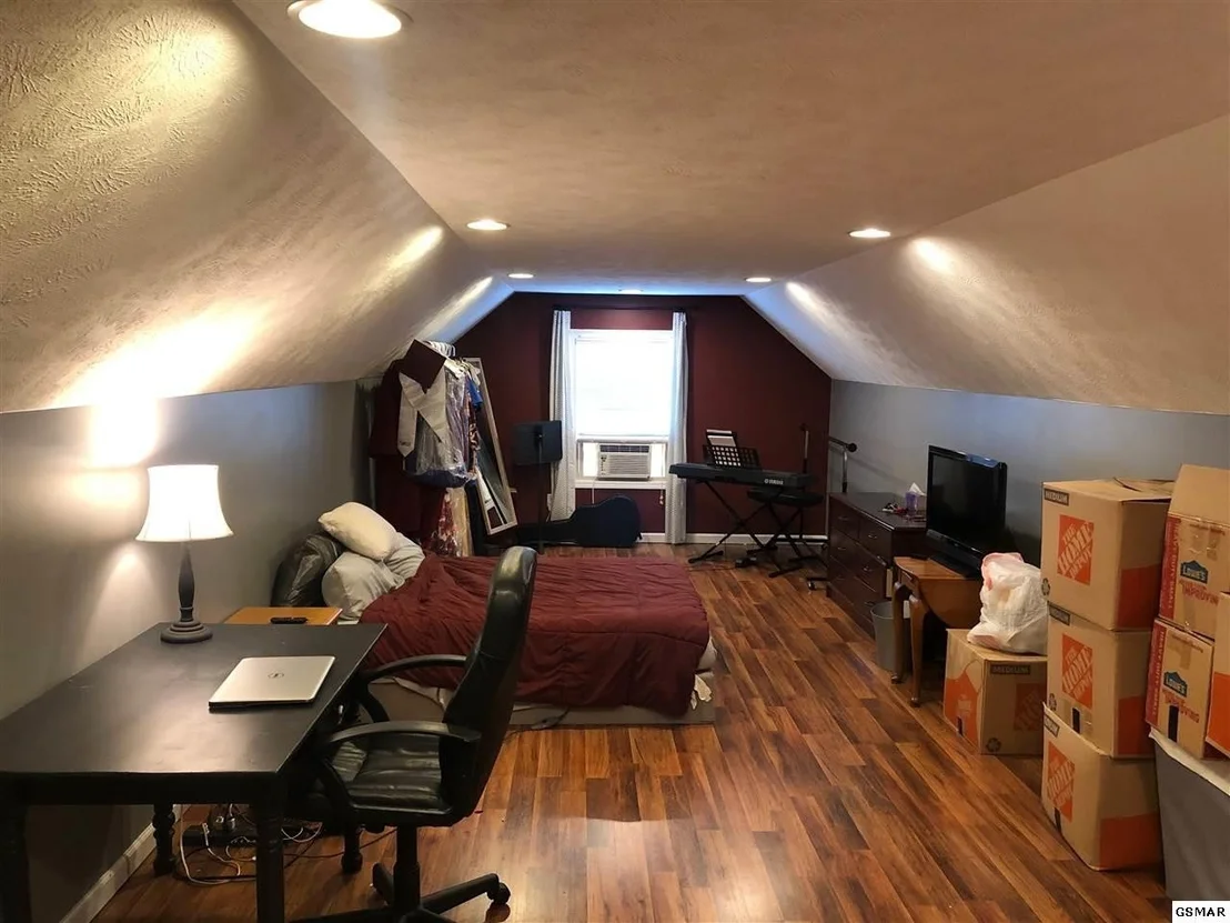 Photo of 906 Brenna