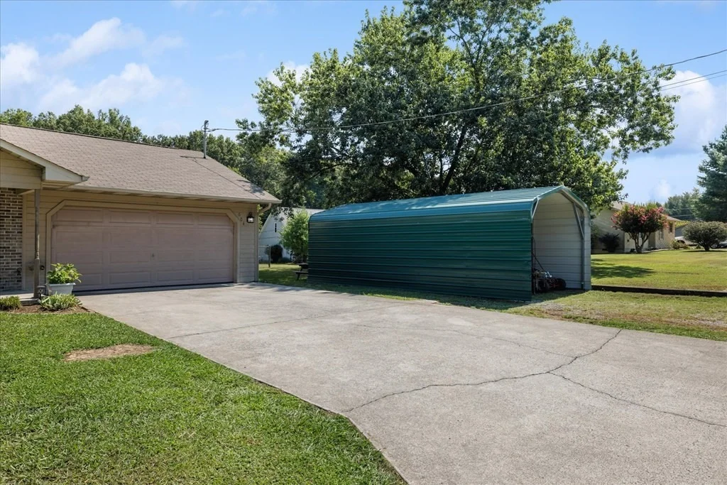 Photo of 604 Dwight Lane