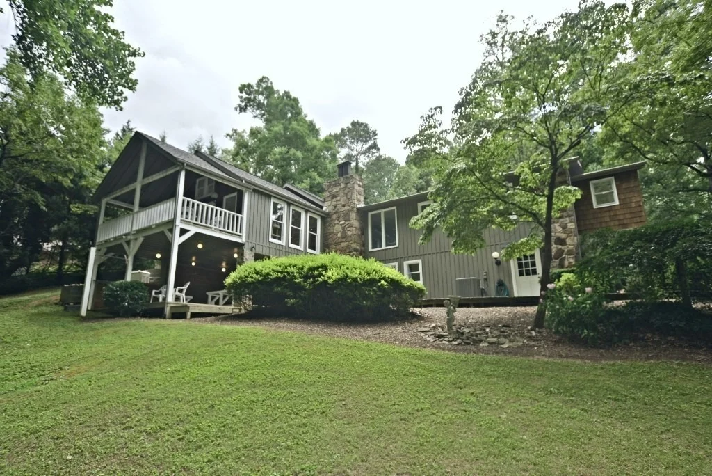 Photo of 1701 White Oak Drive