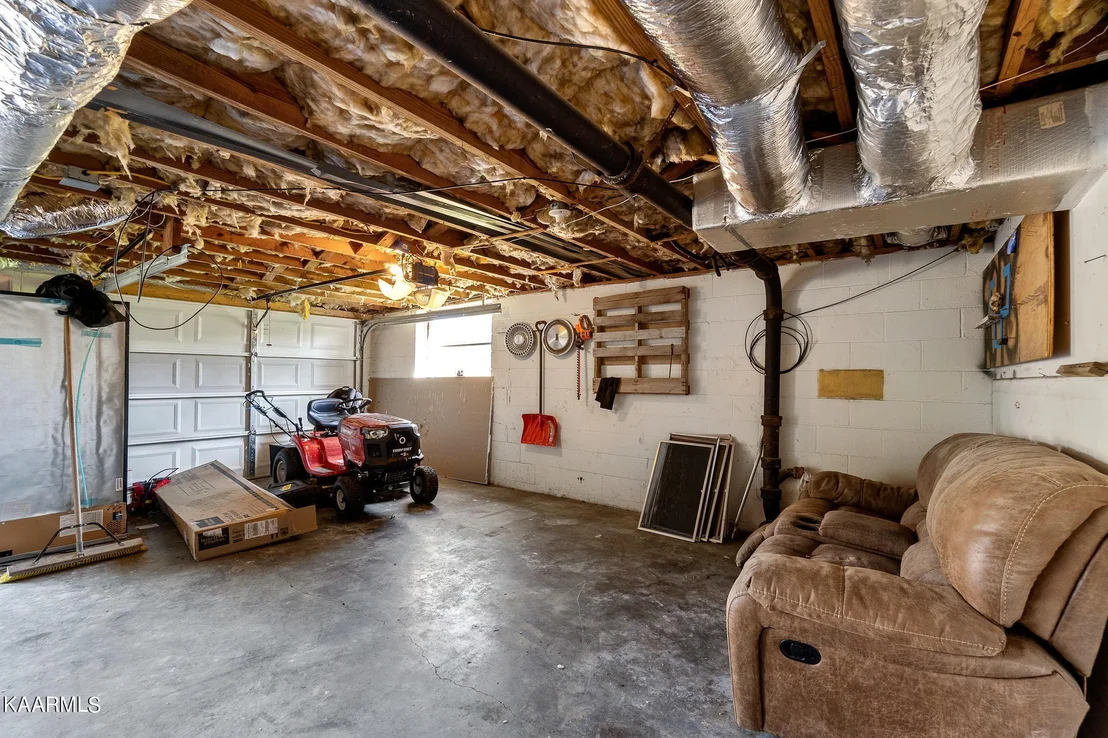 Photo of 2666 Lakemoore Drive
