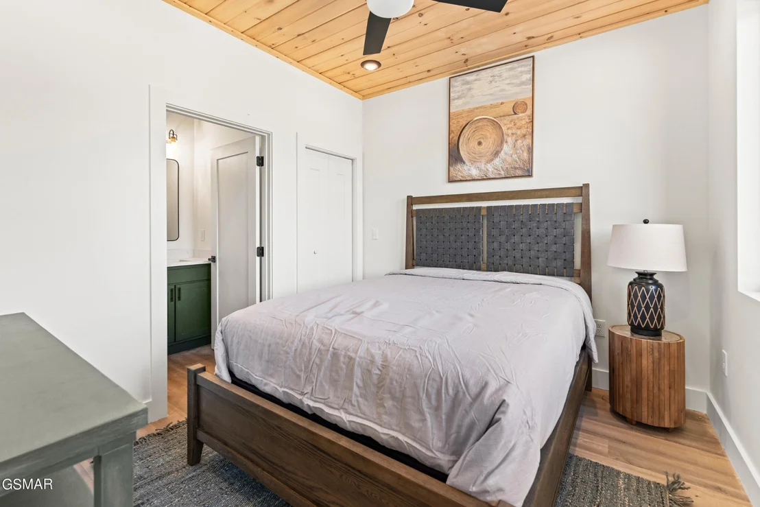 Photo of 405 Compass Point Way