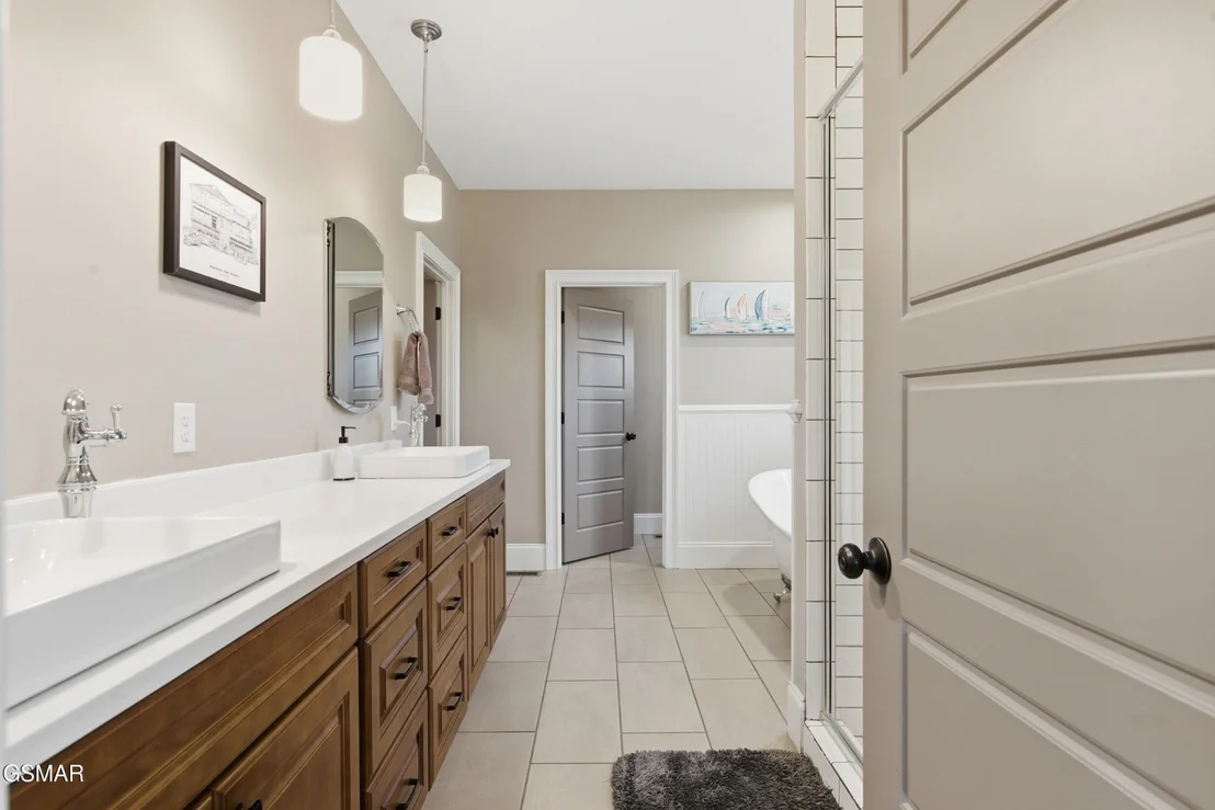 Photo of 701 Waters Edge