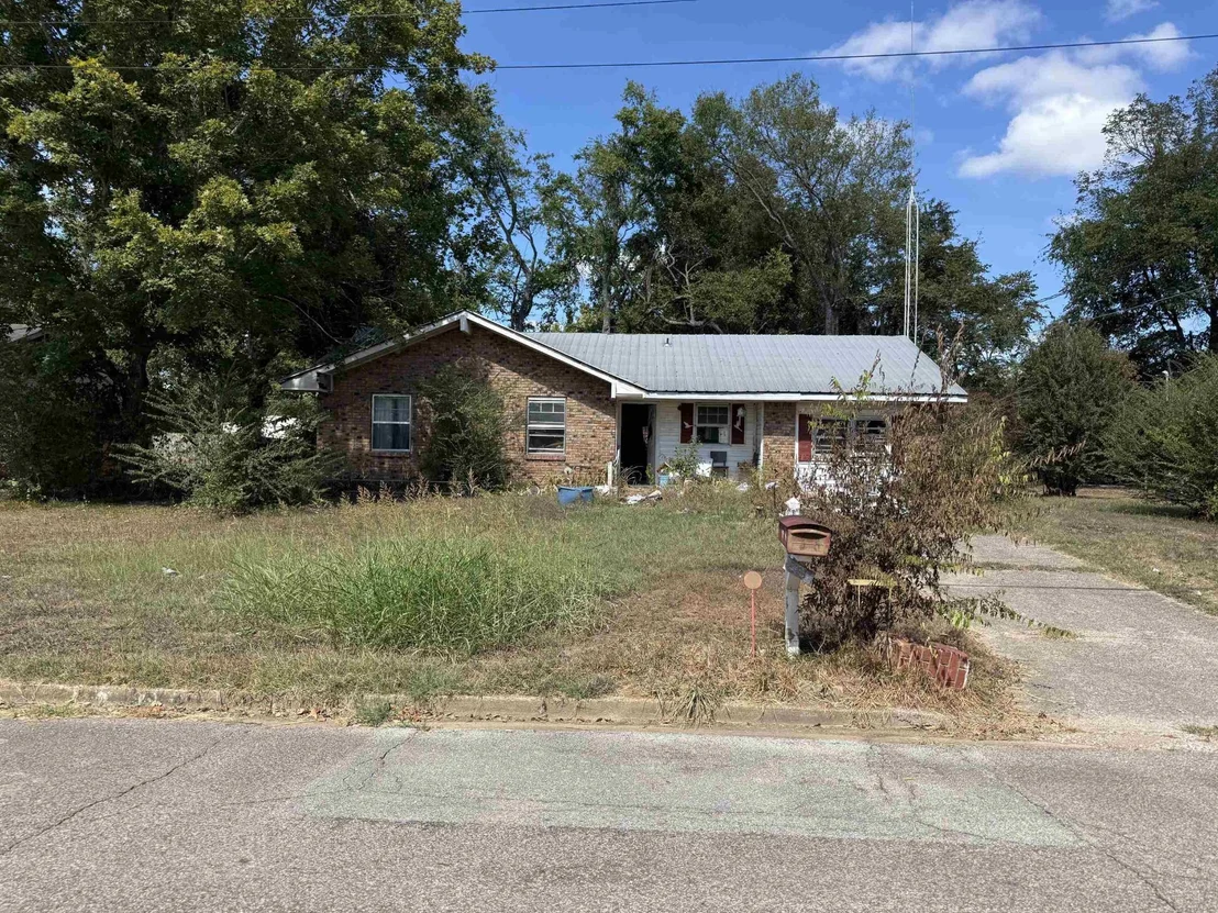 Photo of 305 WALNUT ST