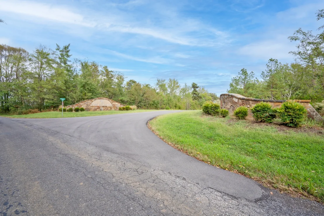 Photo of 157 Deepwood Dr
