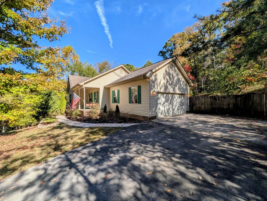 Photo of 1447 Eads Bluff Rd NW