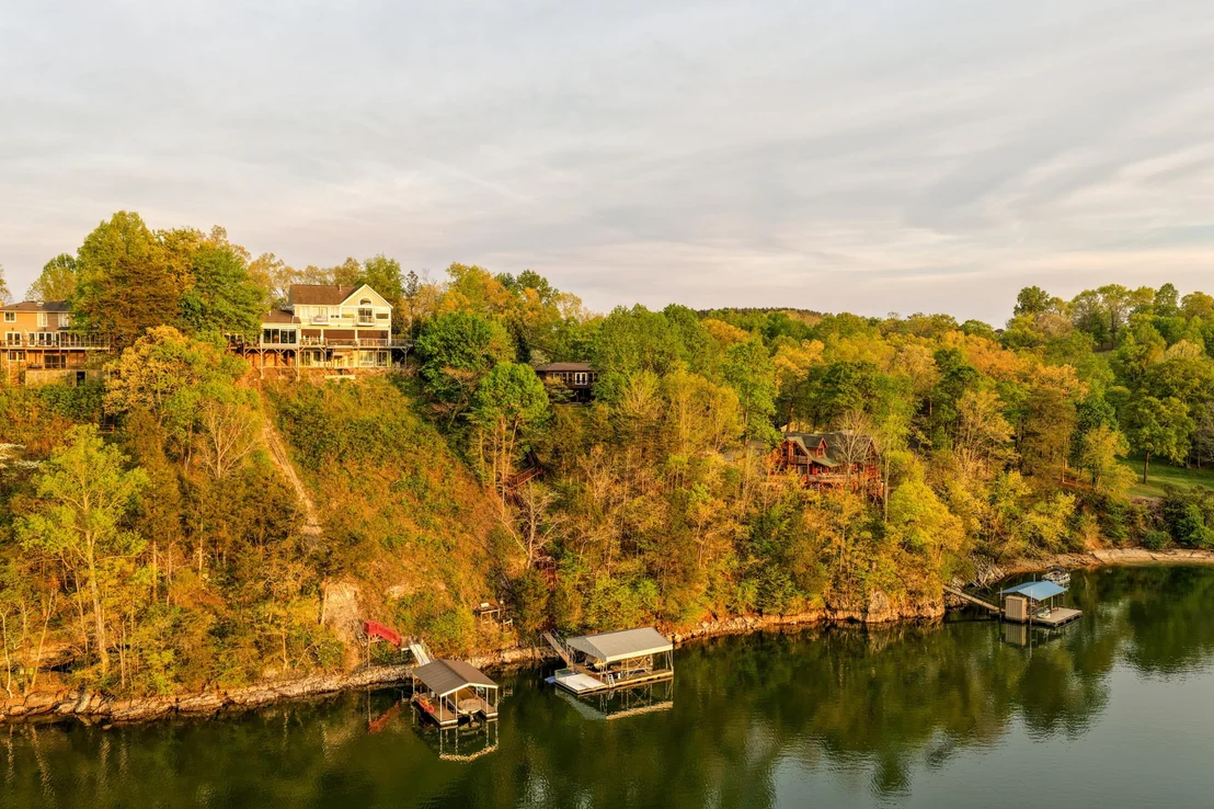 Photo of 979 Clift Cave Road