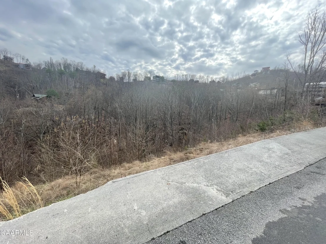 Photo of 646 Pinecrest Drive