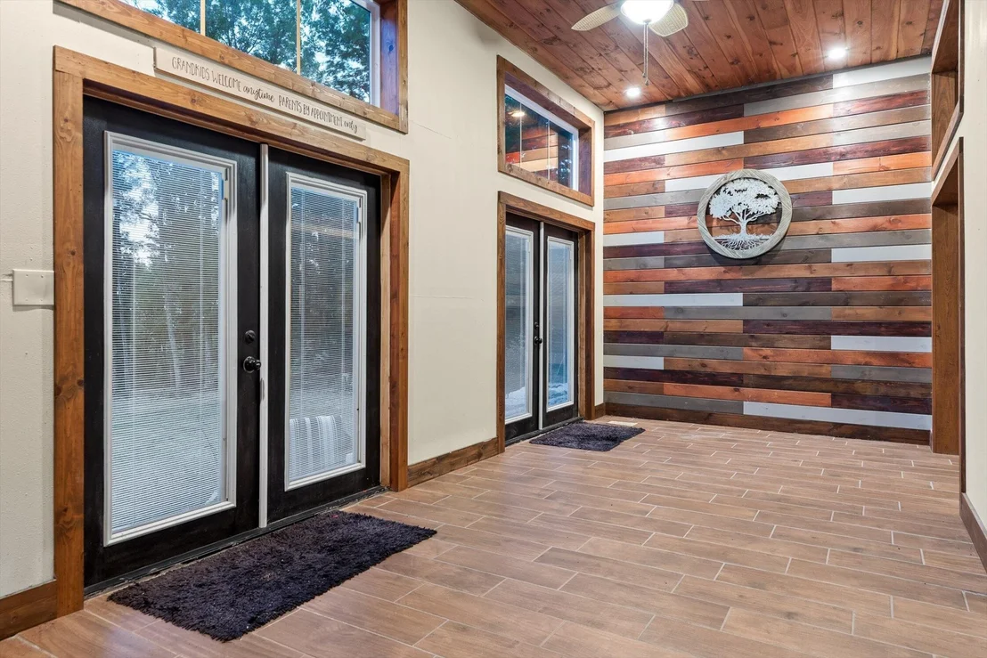 Photo of 400 Maple Trail