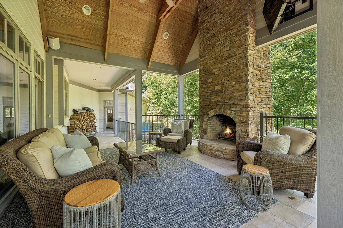 Photo of 2304 Backbone Rd
