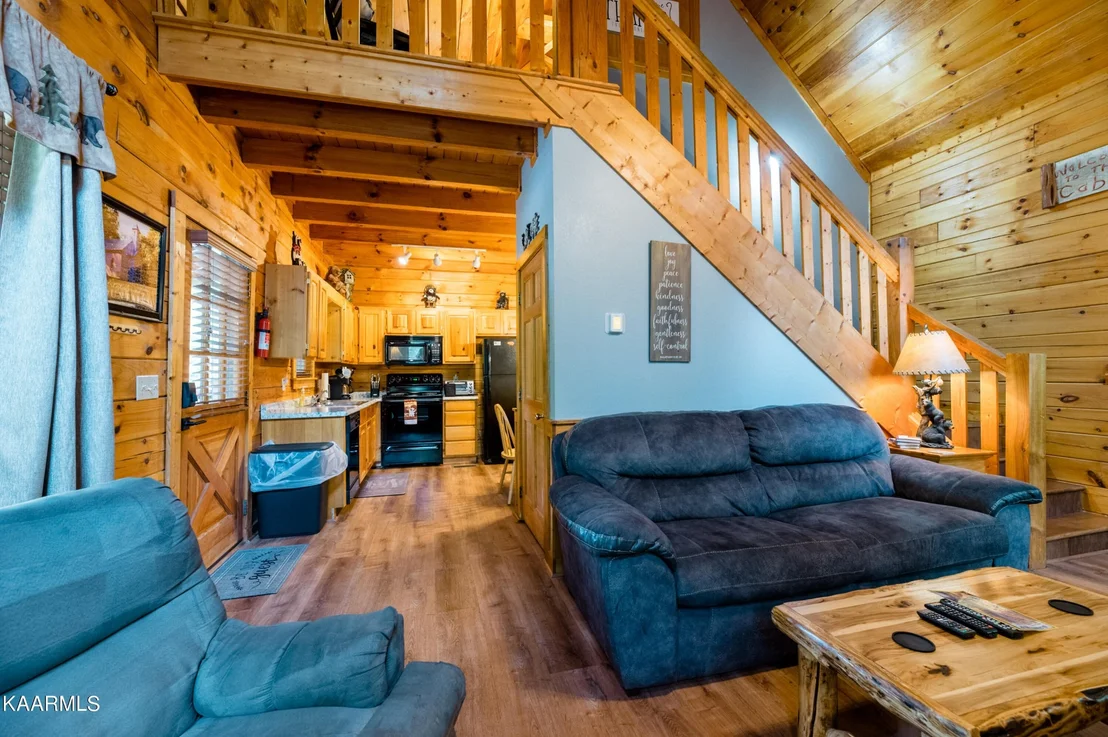 Photo of 704 Black Hawk Way