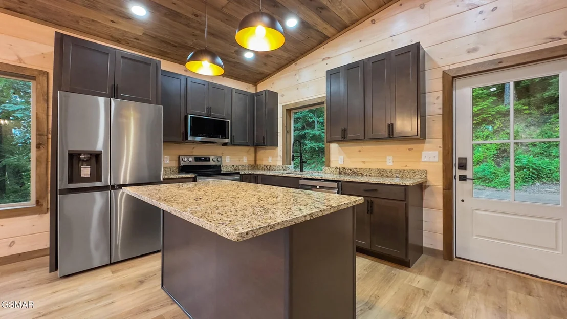Photo of 810 Upper Windsor Way