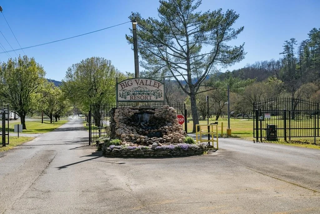 Photo of 830 Peacock Ridge Drive