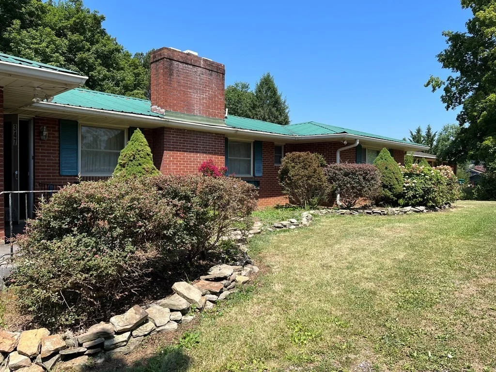 Photo of 347 Huskey Drive